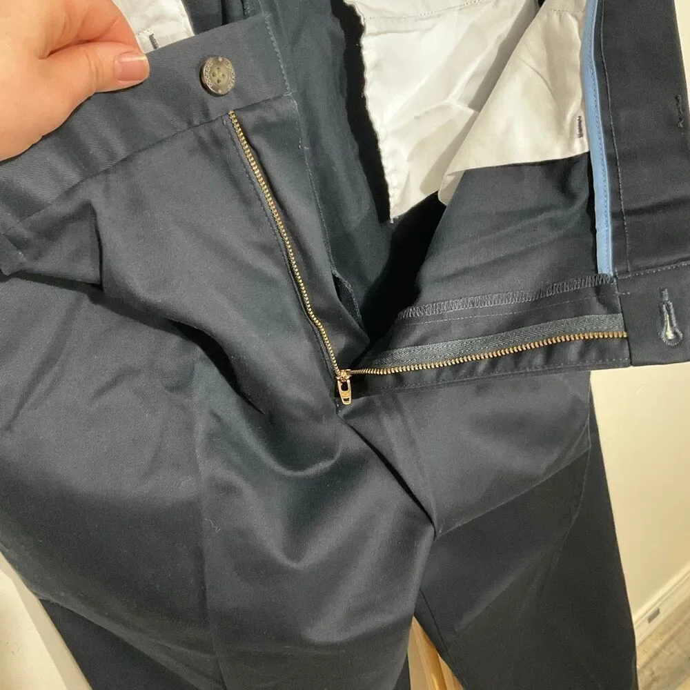NWT Dockers Relaxed Fit pleated Navy Blue khaki pants size 40x34